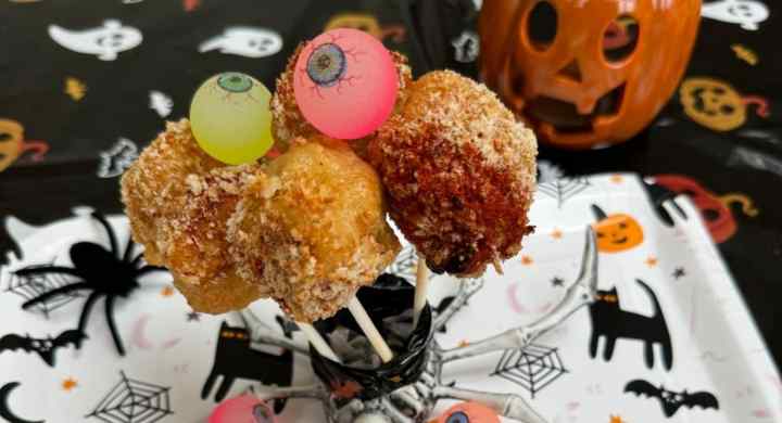 Sticky chicken lollipops with “pumpkin” crust